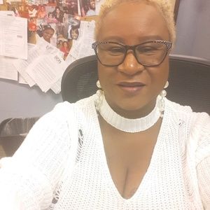 Meet your Posher, Carole